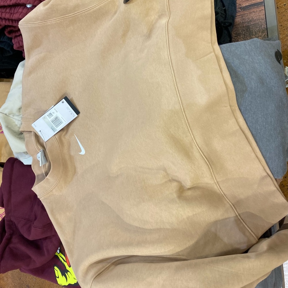 Great color nike long sleeve (very popular)